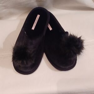 NWT Victoria's Secret Black Slippers with Fur Accent